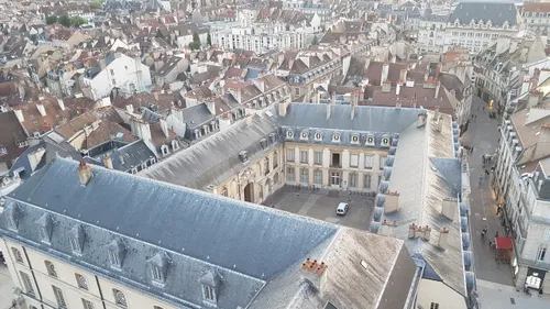 Une centaine de Nancéiens sont à Dijon pour réfléchir à...