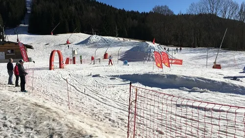 Les domaines skiables partiellement ouverts dans le Jura 