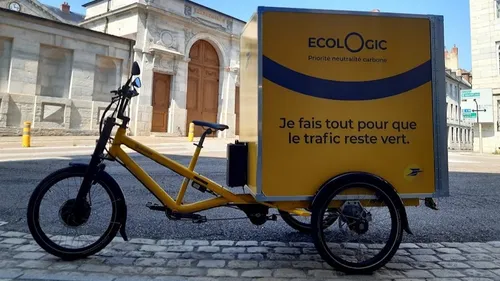 Les postiers dijonnais sur des vélos-cargo