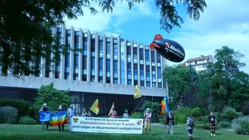 Dijon : un collectif se mobilise pendant 4 jours contre les armes...