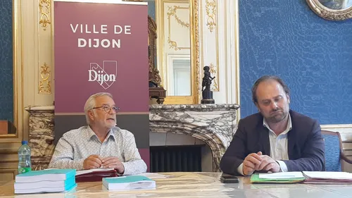 François Rebsamen : « Adapter nos terrains de sport pour que plus...