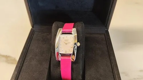 « Avec la Deuche rose » vous propose de gagner une montre de 1500...