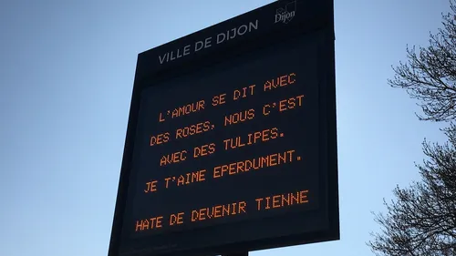Saint Valentin : affichez votre plus beau message d'amour sur les...