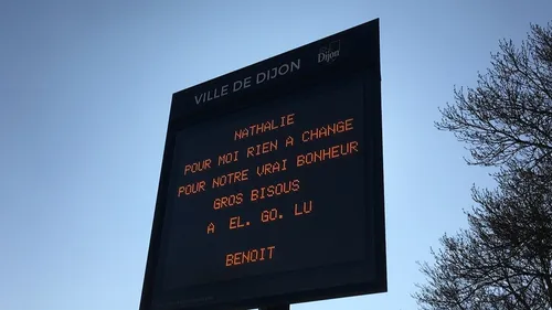 Déclarez votre flamme sur les panneaux de Dijon ! 