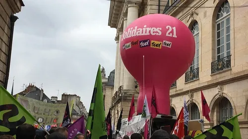 « Il y a urgence à augmenter nos salaires» : Solidaires 21 demande...