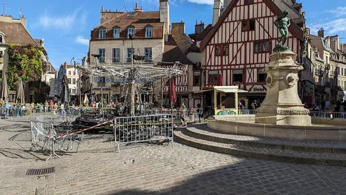 Incendie du carrousel : « On veut savoir ce qu’il s’est passé »