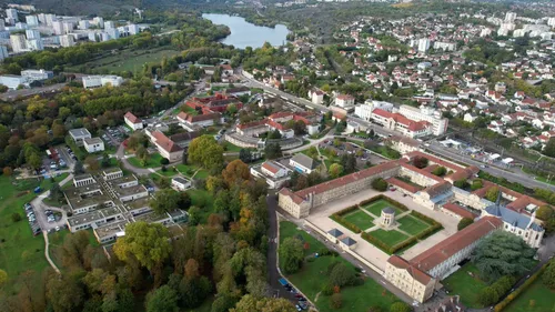 Le directeur de la Chartreuse a été suspendu 