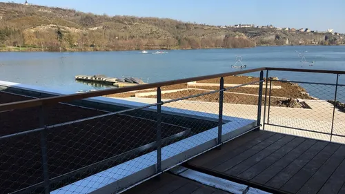 On a visité la nouvelle base nautique du lac Kir 