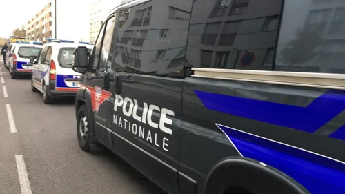Blocus au Lycée Le Castel : syndicats et élus de gauche soutiennent...