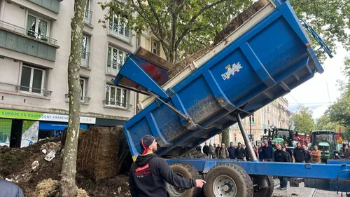 Les Jeunes Agriculteurs expriment leur colère et menacent de...