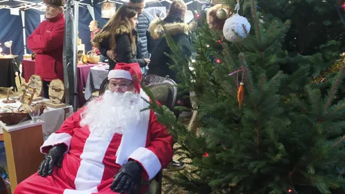 Marché de Noël artisanal à Beaune : l’Atelier du Cloître ouvre ses...