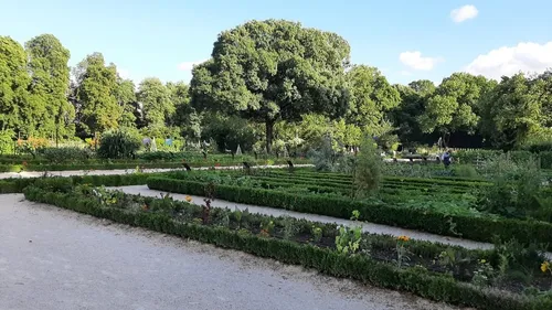 Ça se passe au jardin de l’Arquebuse cette semaine : projections,...