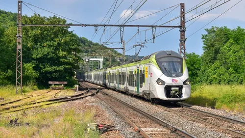 SNCF : le trafic perturbé entre Dijon et Paris ce week-end, des bus...