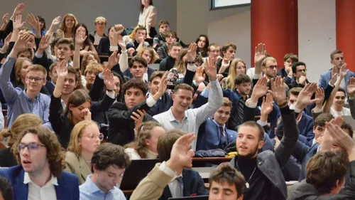 Le Parlement des Etudiants fait son retour à Dijon après quatre ans...