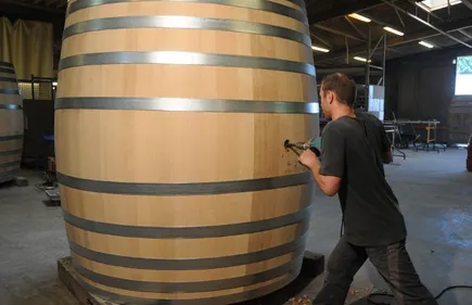À Beaune et en Côte-d’Or, les tonneliers ouvrent leurs portes aux...