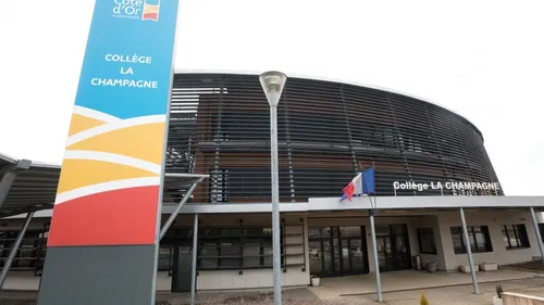 « Il n’y a pas assez de table ni de chaise » : les enseignants du...