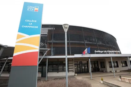 « Il n’y a pas assez de table ni de chaise » : les enseignants du...