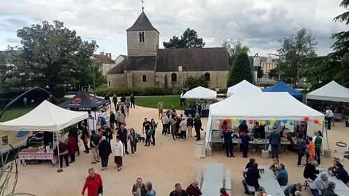 Chevigny-Saint-Sauveur : les marchés artisanaux nocturnes font leur...