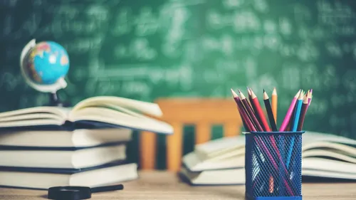6000 kits de fournitures scolaires gratuits distribués pour la...