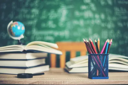 6000 kits de fournitures scolaires gratuits distribués pour la...
