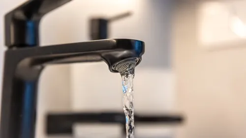 Pourquoi l’eau du robinet est-elle colorée à Talant et dans l’ouest...