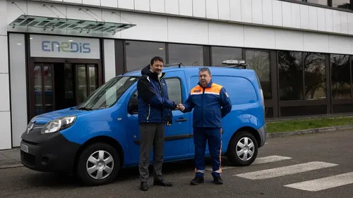 Enedis offre un véhicule électrique à la protection civile de Côte...
