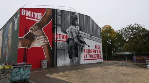 Des artistes dénoncent la « surveillance » des Tanneries et des...