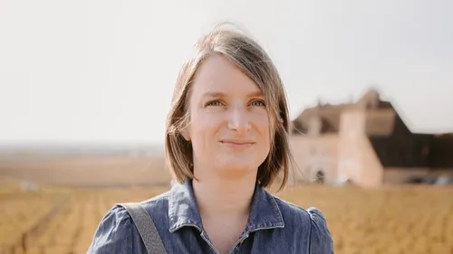 Elle a publié un livre sur des lieux de Bourgogne à découvrir