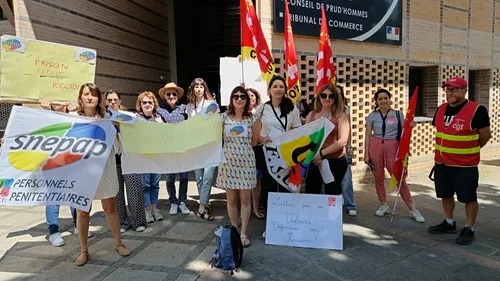 Les agents des services pénitentiaires ont manifesté à Dijon 