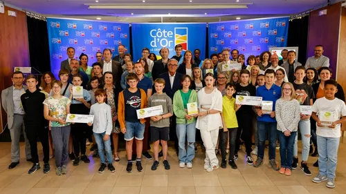 Remise des trophées "génération écollèges" : deux collèges de Côte...