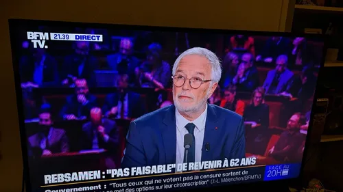 François Rebsamen : « Pas raisonnable de revenir à la retraite à 62...