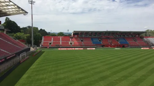 Un match de football mixte au stade Gaston Gérard 