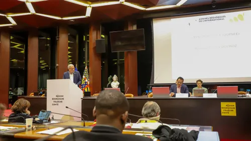 49 000 emplois liés au tourisme et 21,7 milliards d'euros...