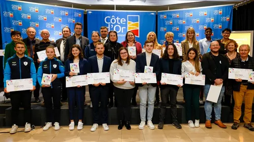 Trophées du bénévolat : 5 jeunes et 5 associations récompensés 