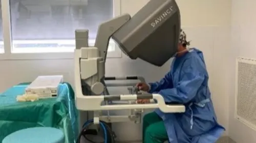 Un 3eme robot chirurgical pour les blocs opératoires au CHU de Dijon 