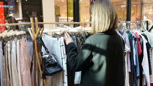 Un vide-dressing solidaire à la Toison d'Or 