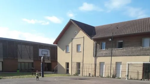 Fermeture du lycée Anne-Marie-Javouhey à Chamblanc: Tout le monde...