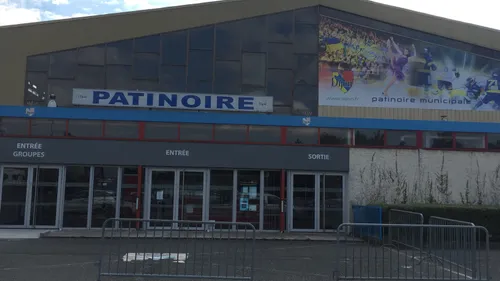 Fermeture de la patinoire Trimolet : une surfaceuse menace un match...