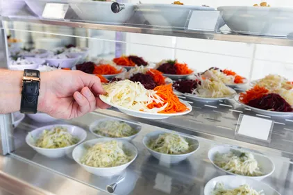 Restauration scolaire : le projet “Chouette Cantine” tend à...