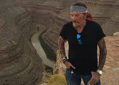 Moins d'un mois avant la sortie du nouveau disque de Johnny Hallyday !