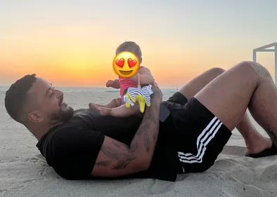 Slimane, un papa à la plage