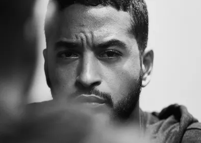 Slimane et Vitaa dénoncent les mesures du gouvernement sur les...