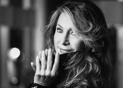 Julie Pietri annonce un nouveau titre, « Les hommes qui pleurent »