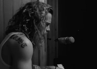 Découvrez le nouveau clip de Julien Doré