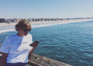 Louane avoue être malade ... en photo