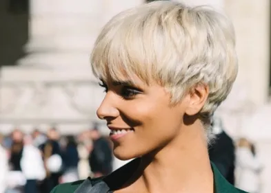 Shy'm apparaît métamorphosée avec une nouvelle coiffure à la...