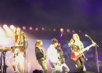 Christine and the Queens acclamée pour son hommage à Prince