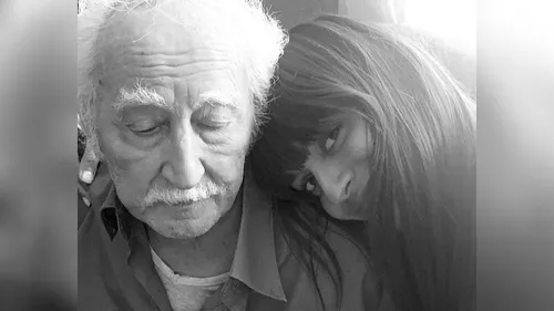 Les grands-parents de Clara Luciani lui manquent toujours