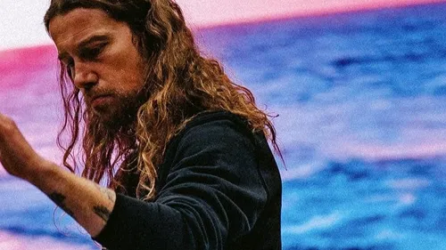 Julien Doré explique pourquoi il ne veut pas faire l'Eurovision 