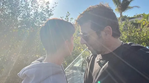 Patrick Bruel pose avec son fils, Léon, déjà 17 ans !